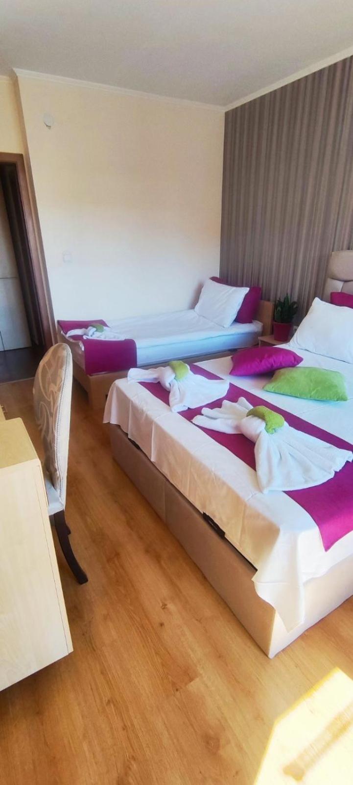 Cedar Lodge 3/4 Apartment Paradise Bansko Esterno foto