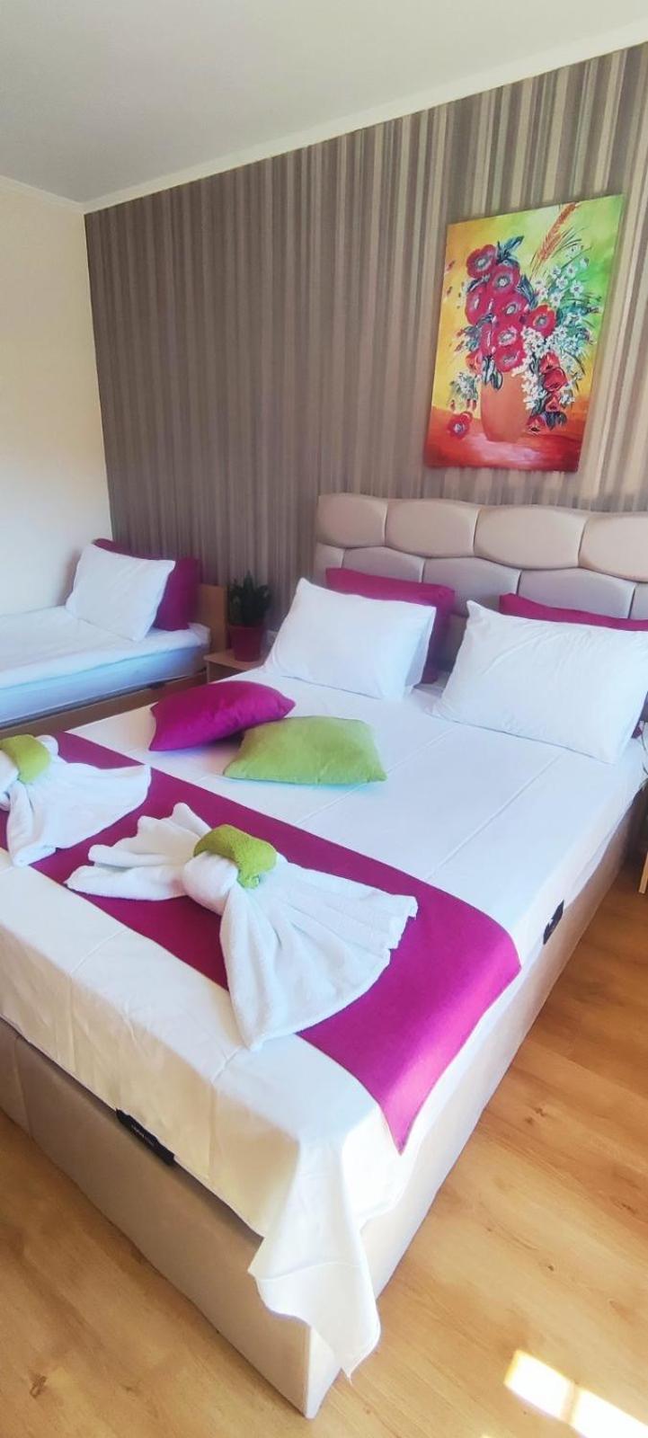 Cedar Lodge 3/4 Apartment Paradise Bansko Esterno foto
